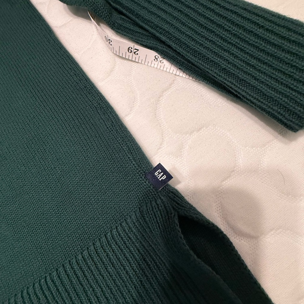GAP Women's Deep Green crew neck Sweater
